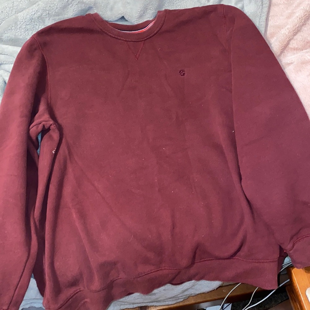 Comfy dark red sweatshirt. Perfect for the fall!